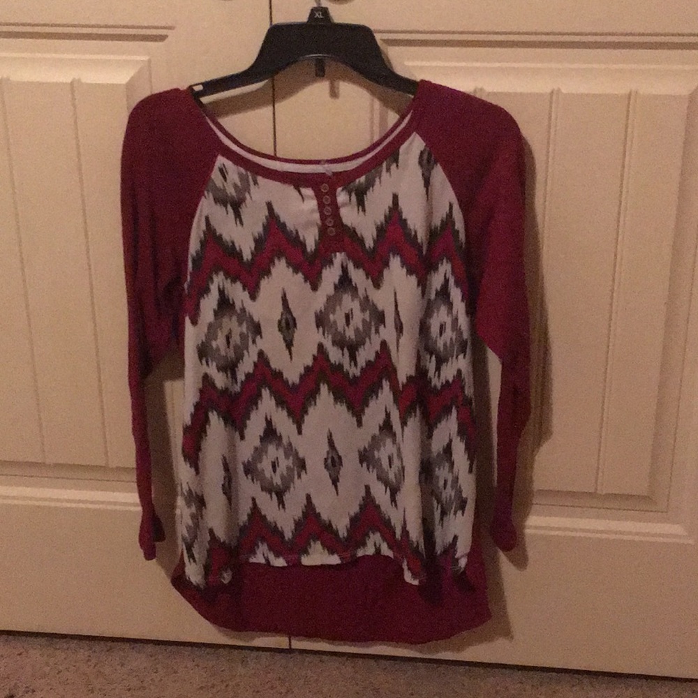 Red, patterned shirt,